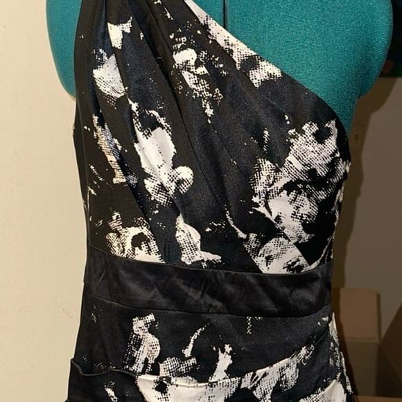 One Shoulder Black And White Dress - Picture 1 of 7